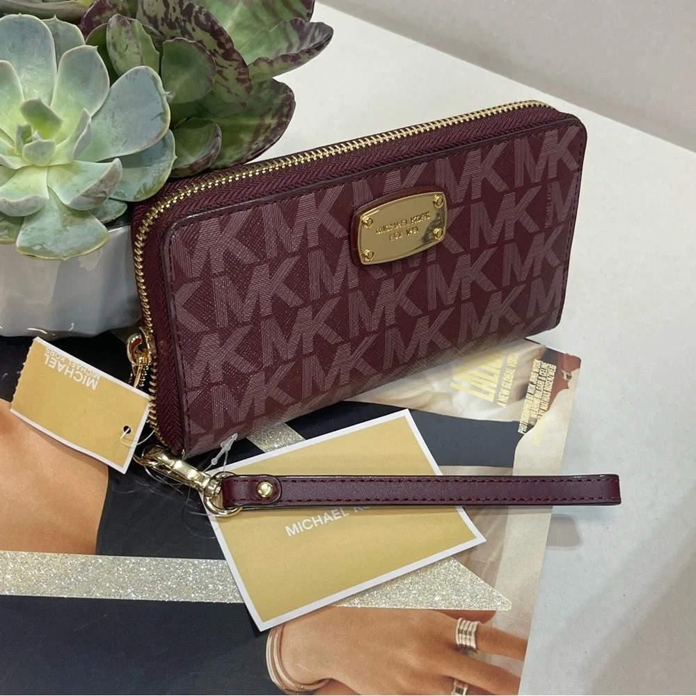 (new+tag) Michael Kors wristlet signature monogram large flat phone case…